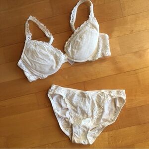 Victoria’s Secret Lingerie Lace Bra, Bikini Panty Set, Ivory, Cream, Size 34B, S